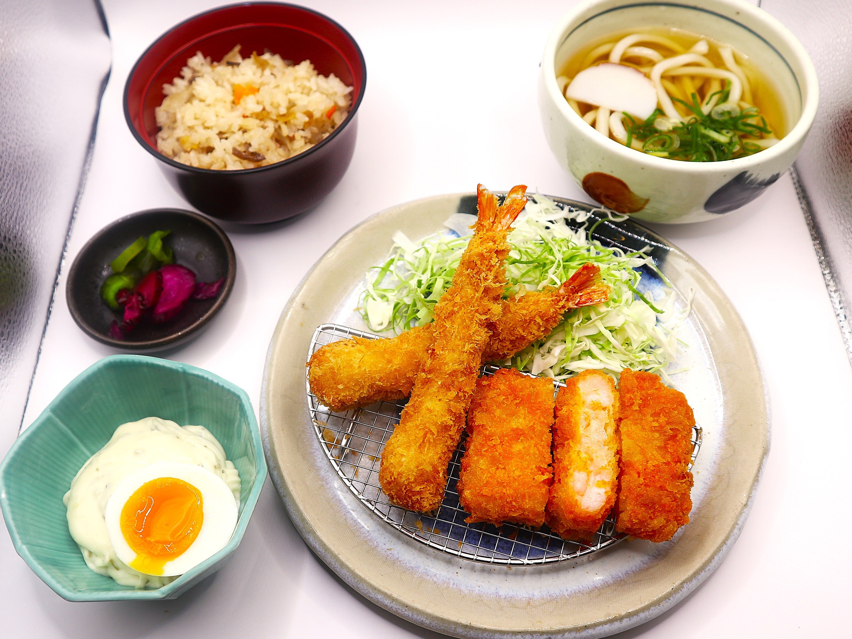 エビフライ・エビカツのうどん定食